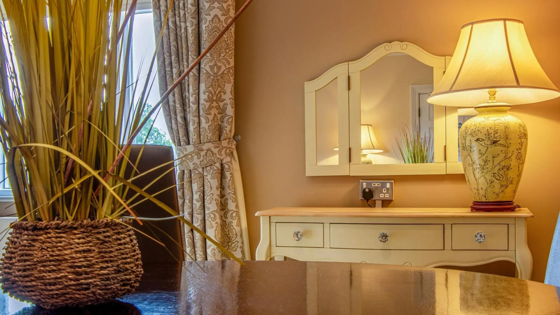 Hollins Hall Hotel, Golf & Country Club Bradford  4*, Bradford (West Yorkshire)
