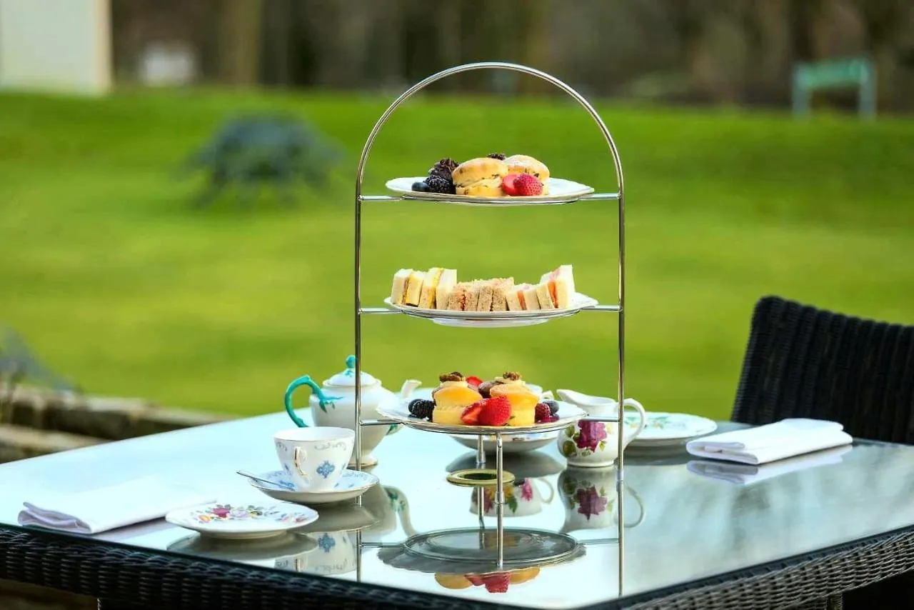 Hollins Hall Hotel, Golf & Country Club Bradford  4*, Bradford (West Yorkshire)