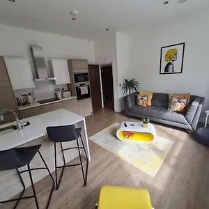 34 Cuppin Street - Luxury Centre Apartment! United Kingdom