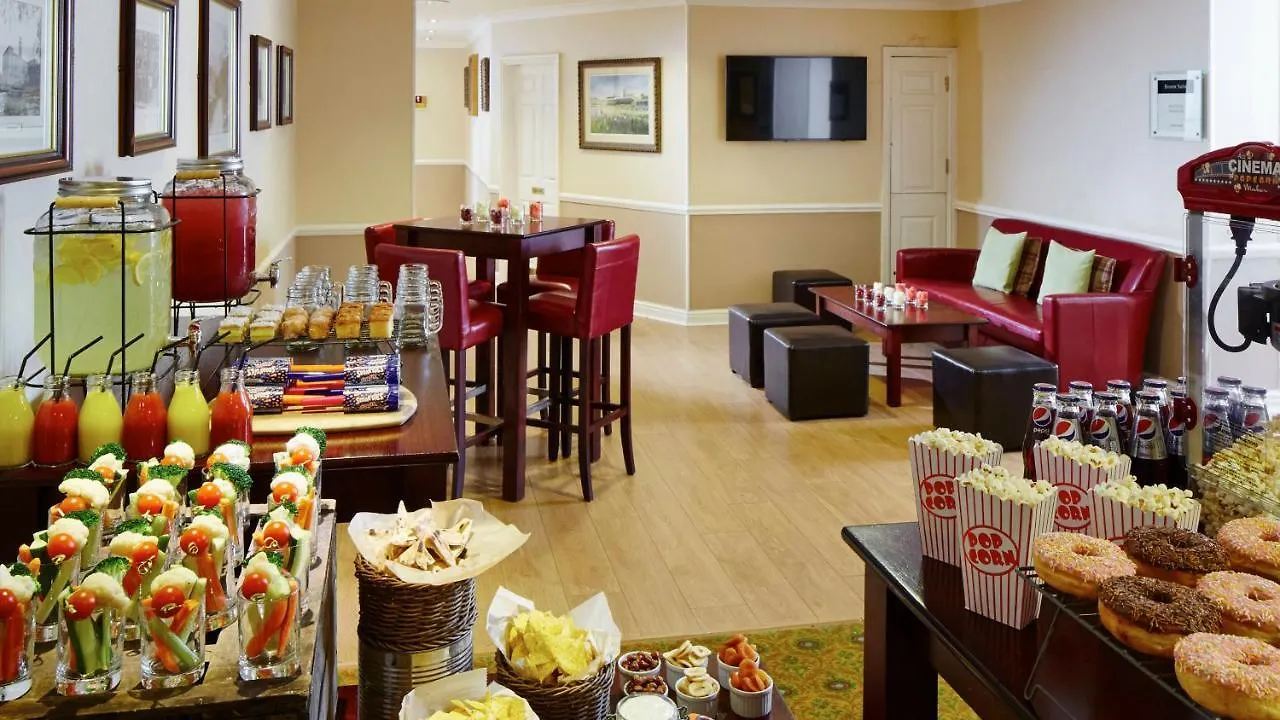 Hollins Hall Hotel, Golf & Country Club Bradford  Velká Británie